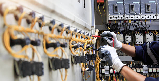 Professional Electrician technician working in Grant City, MO